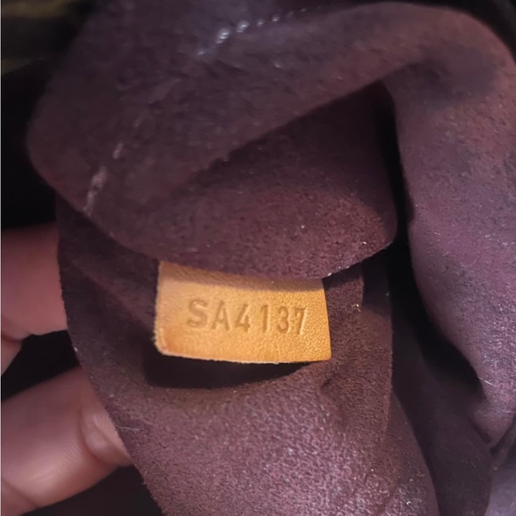 Louis Vuitton Melie - Picture 9 of 16